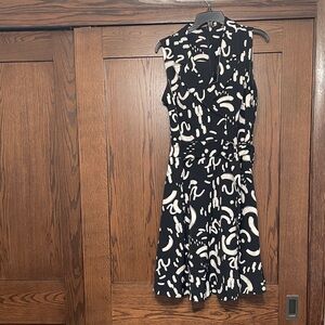 T Tahari Black and Cream Abstract Midi Dress